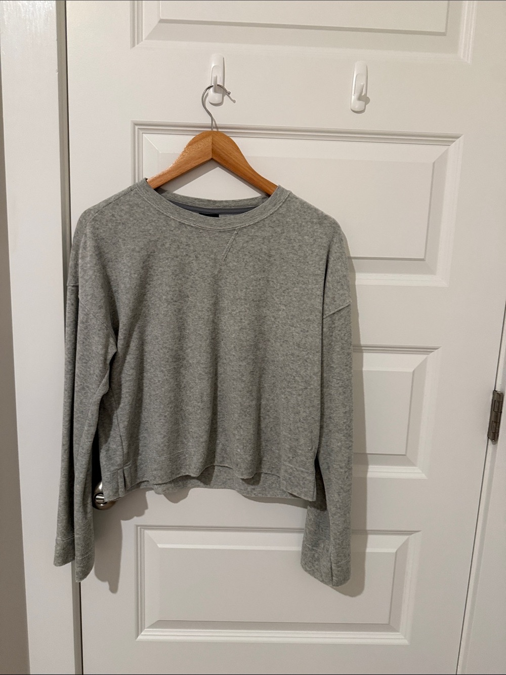 Nike Yoga Grey Women's Crewneck Pullover Sweater